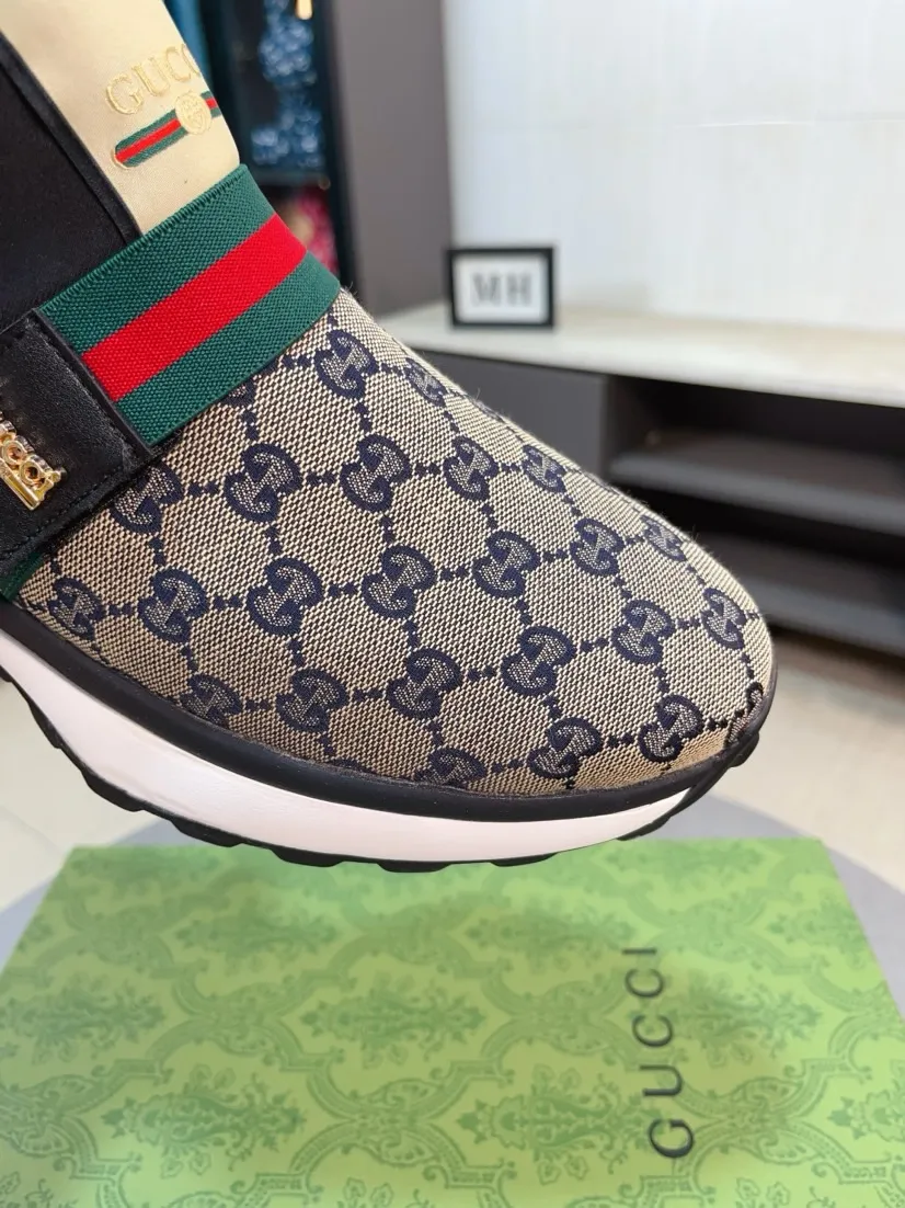Factory price 458🌹🌹GUCCI [Gucci] New high-end brand of men's shoes, the latest fashionable casual men's shoes, trendy and versatile style, relaxed and sporty style, uppers imported from Italy, first-layer cowhide, genuine leather lining and ultra-fine workmanship. Original personalized fashionable rubber wear-resistant outsole, light and comfortable on the foot, size 38-44